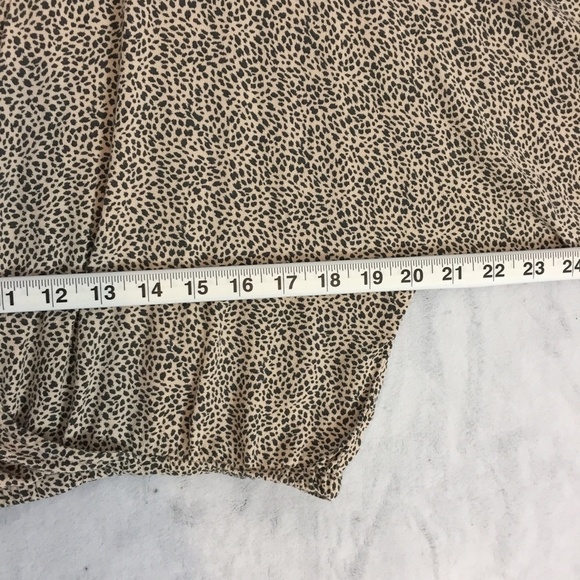 American Eagle Cheetah Print Top Womens Medium Criss Cross Elastic Waist Blouse - Picture 10 of 12